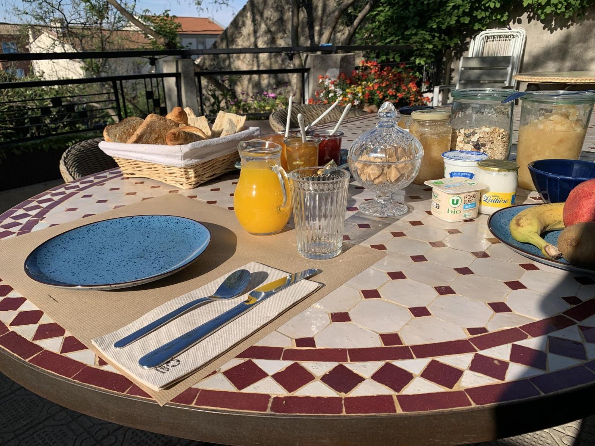 Bed and Breakfast Lo Componaïro Pouzols Exterior foto